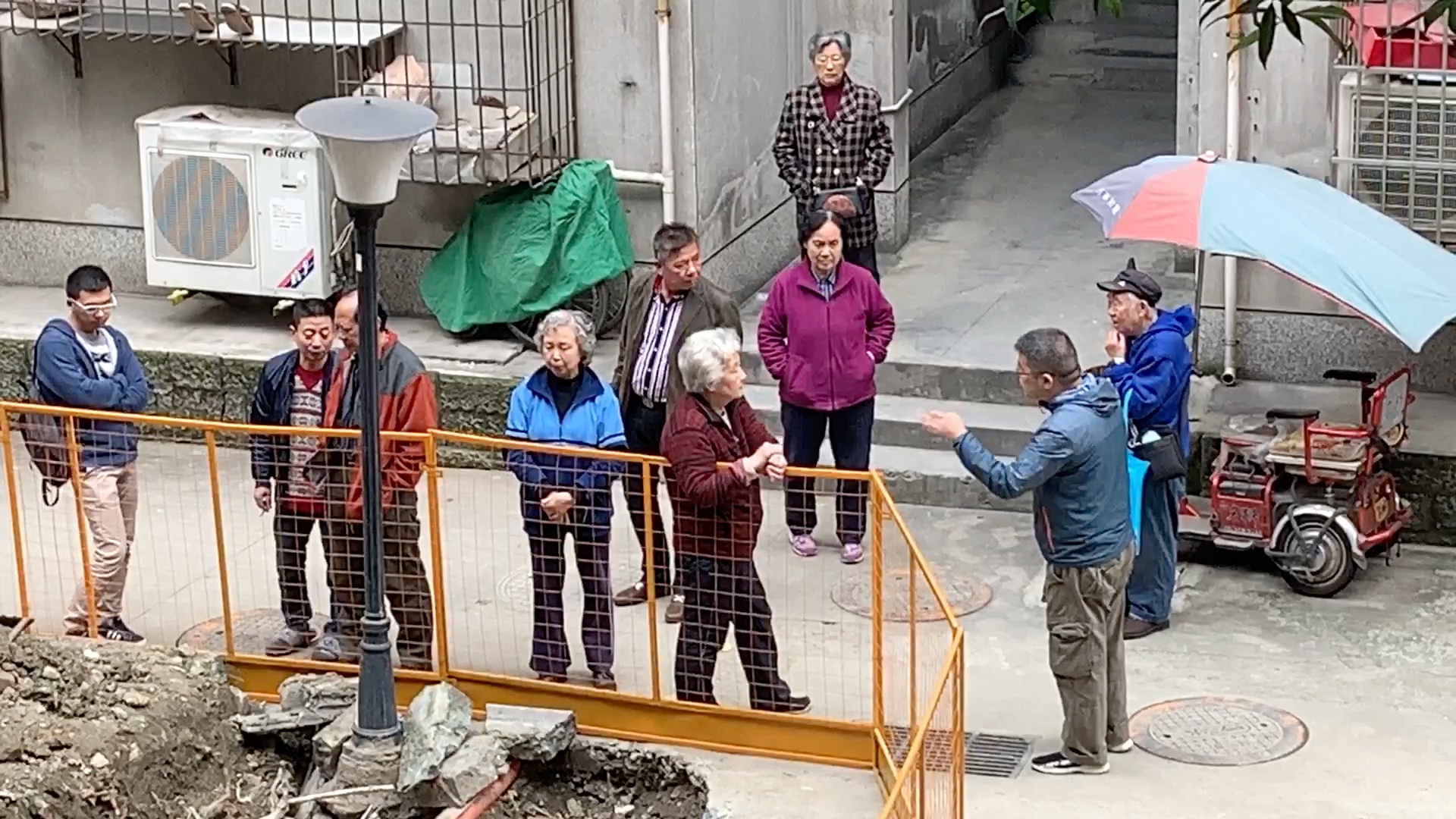 装电梯,吵架吵架吵架吵架,哈哈_哔哩哔哩_bilibili