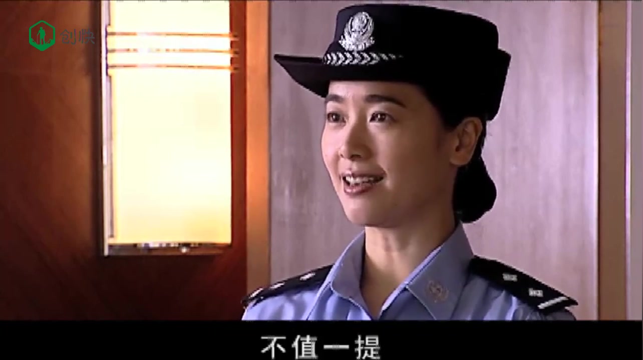 [图]影视：女警要卧底当特殊角色，马上就进入状态，佩服！