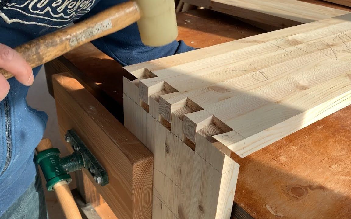 木工—制作手工切割斜接燕尾榫细