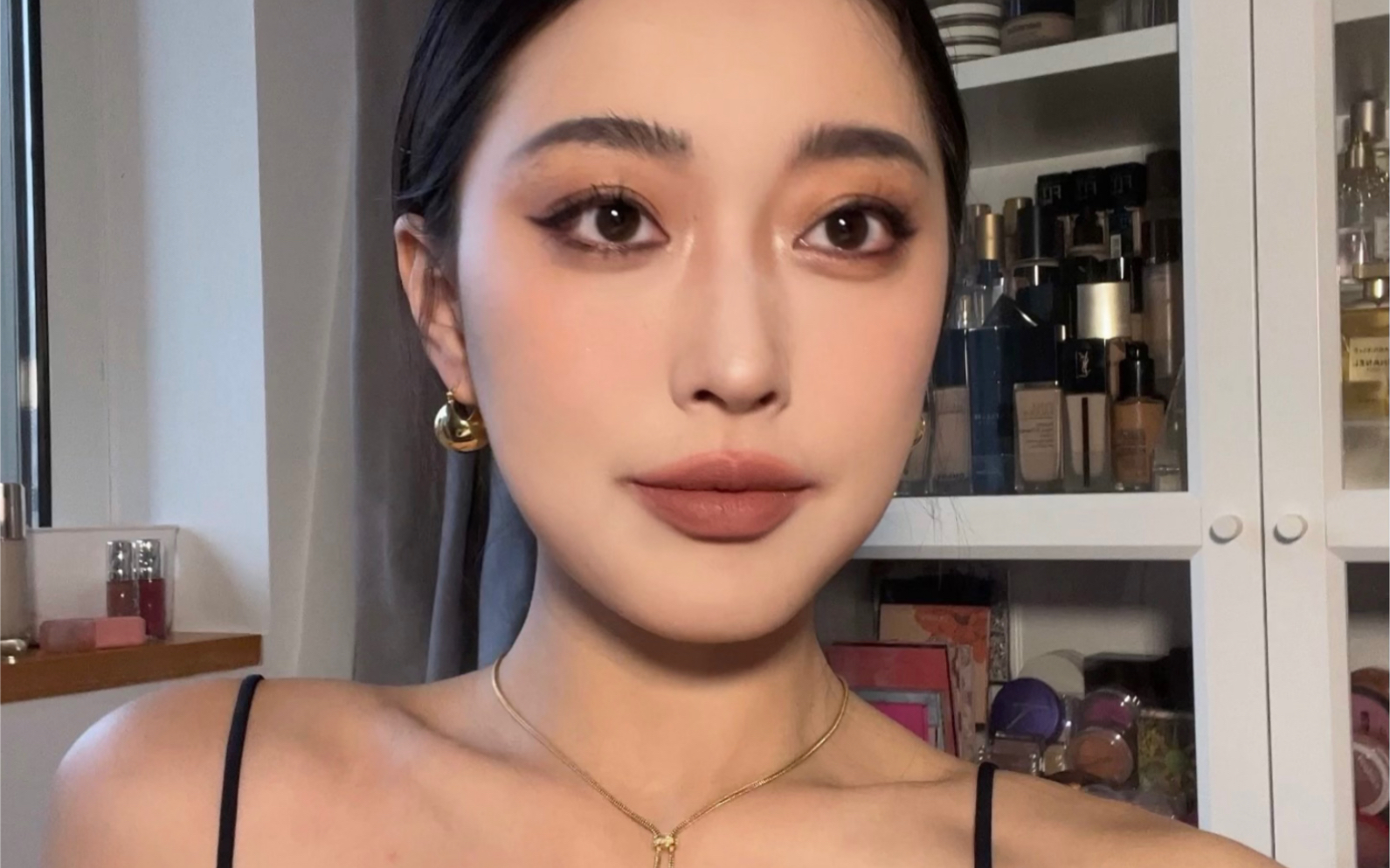 请所有女生都去学这个泰妆！！ - 哔哩哔哩