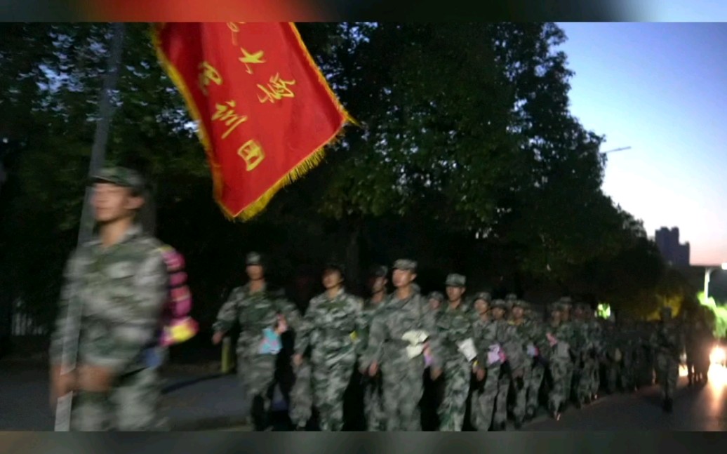 [图]今天，我们去拉练了！从星夜出发，到黎明破晓！前行前行前行！