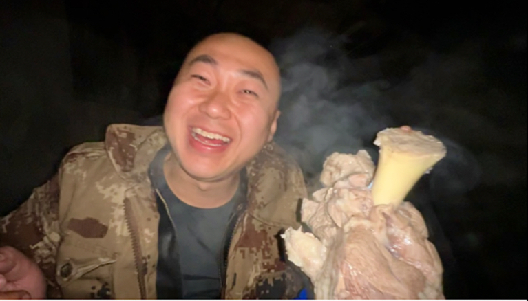 消失8个月…享受独处1个人煮羊大腿！这才是最真实的我！