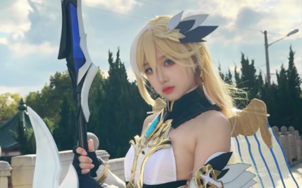 她好像真实鲜活地存在在那里一样 |幽兰黛尔 天元骑英cos