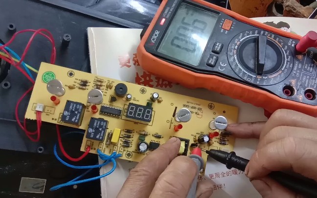 茶吧机不通电不用换板,小哥教你几毛钱就可以修好