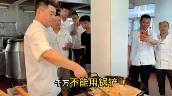 Download Video: 没有什么好的题材，发个炸虎皮凤爪的视频，记录生活。#炸虎爪 #虎皮鸡爪 #虎皮凤爪