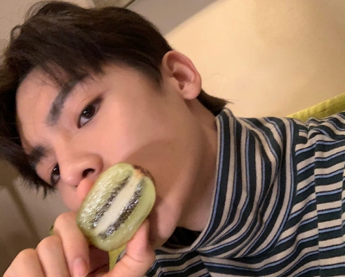 侯明昊不是科班出身,我是毕业于北京现代音乐学院.