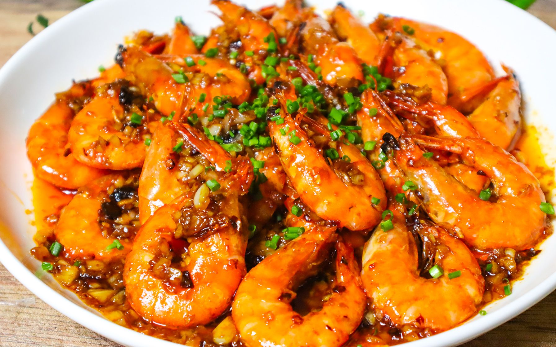 蒜蓉大虾好多人都做错了,大厨教你正确做法,蒜香浓郁,超过瘾!