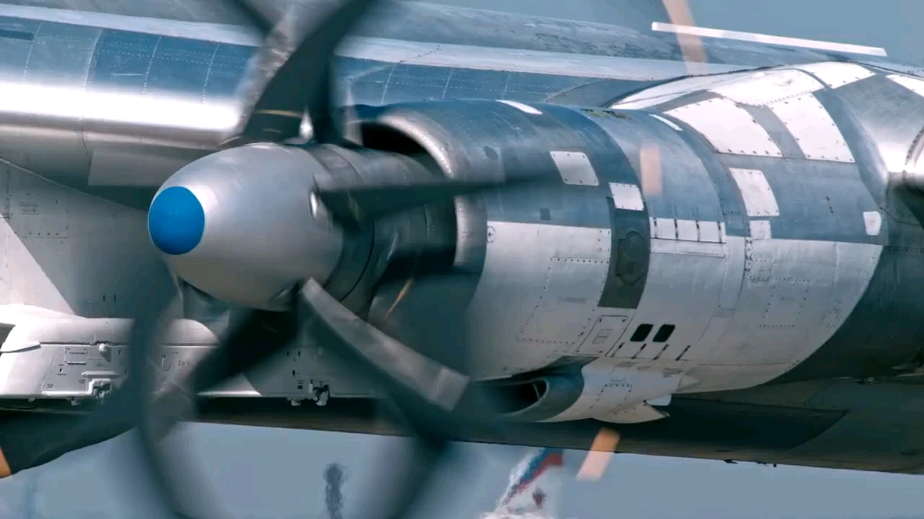 机械近距离感受功率最强涡桨发动机nk12mp的噪音