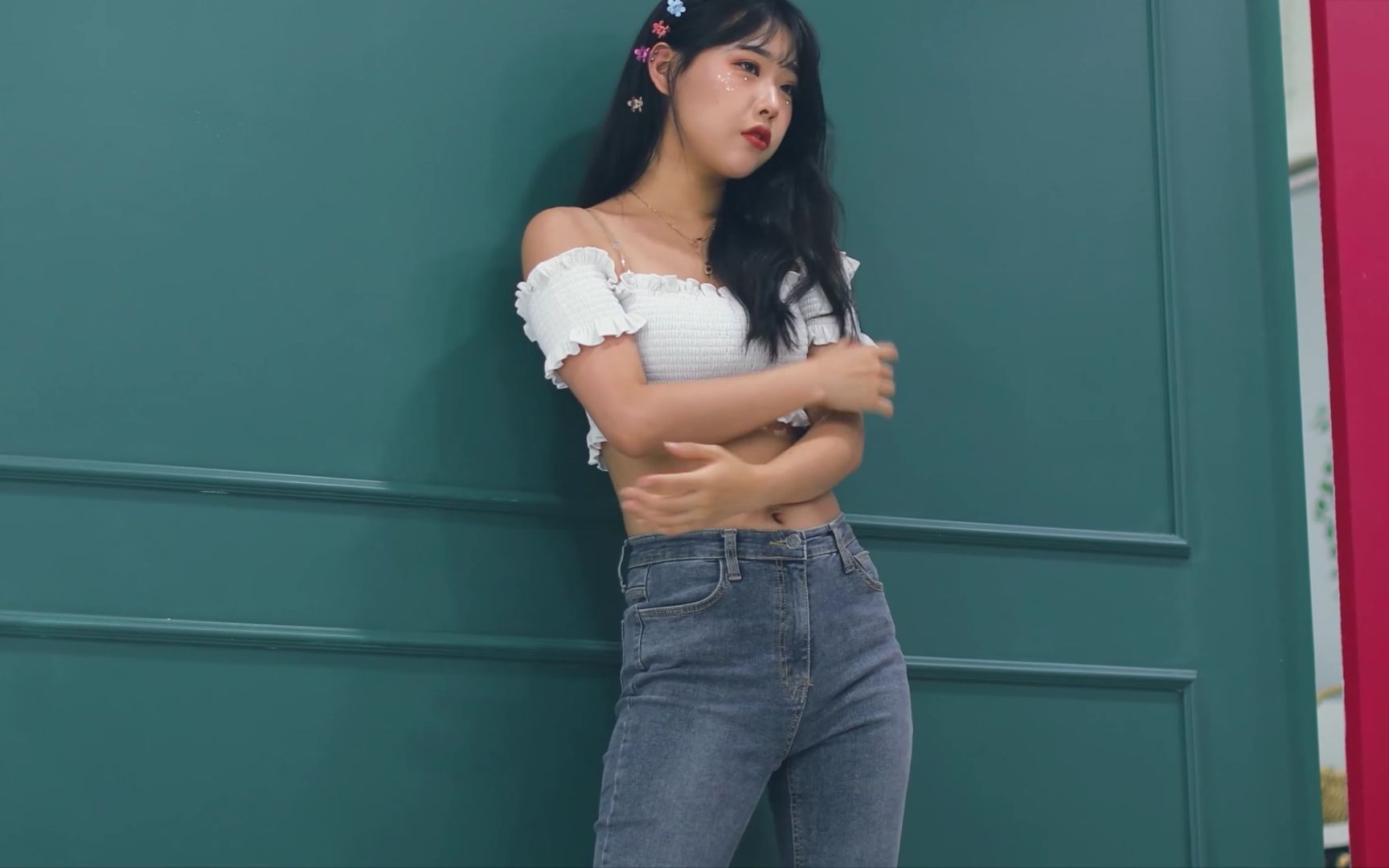 韩国牛仔裤美女模特,身材不是一般的好,视频放慢了6倍好好欣赏吧