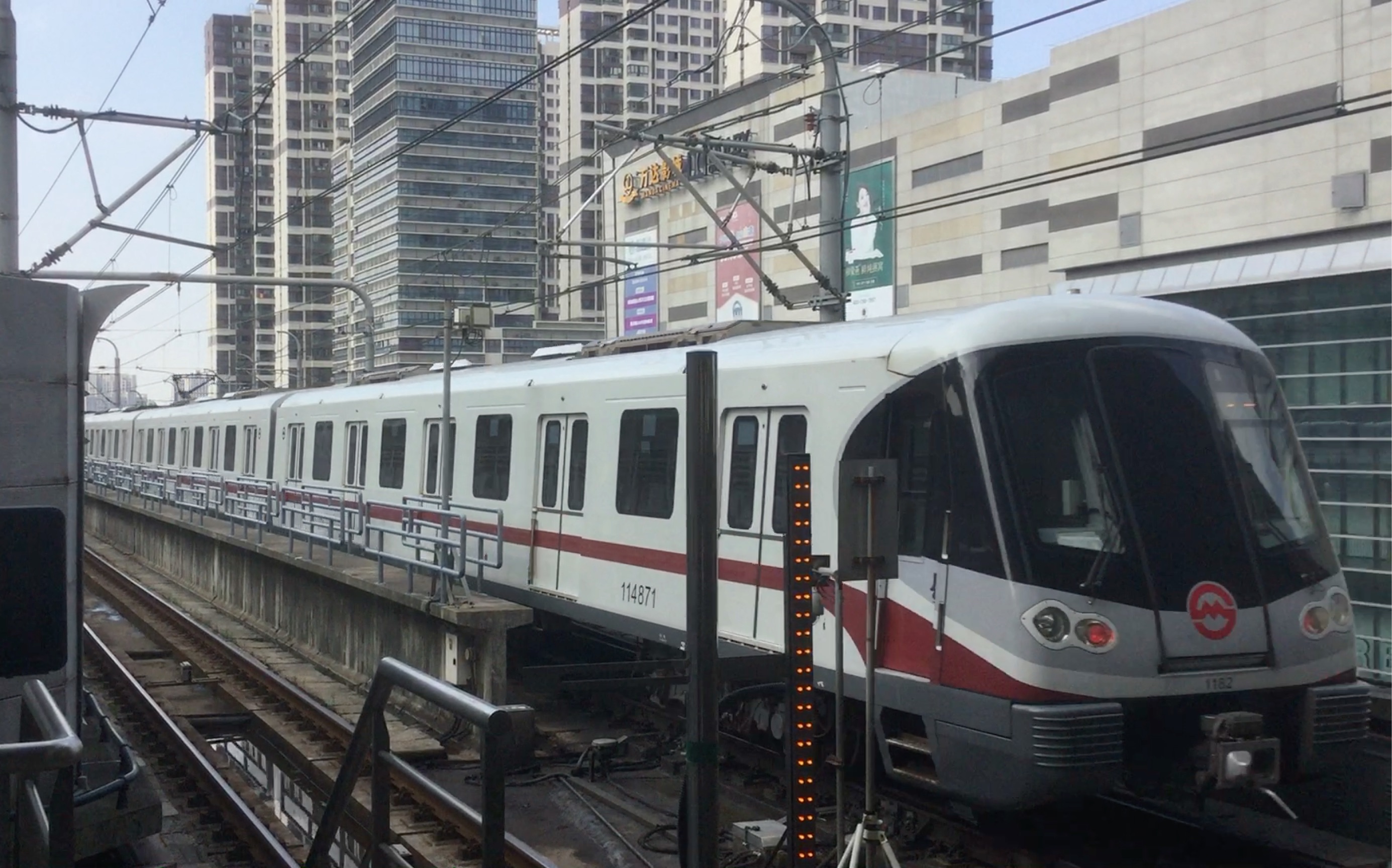 上海地铁11号线1182嘉定新城出站嘉定北方向