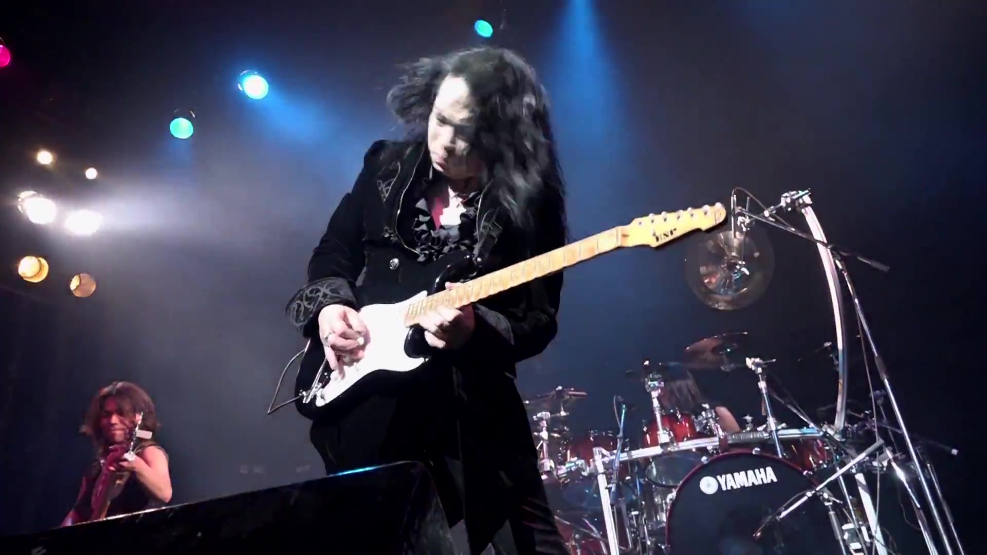 日本金属吉他手kelly simonz 现场猛的很