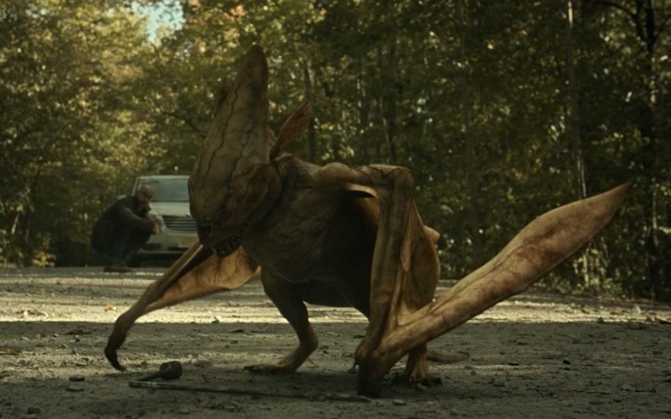 比寂静之地好看的电影变异的蝙蝠看不见只能听声音