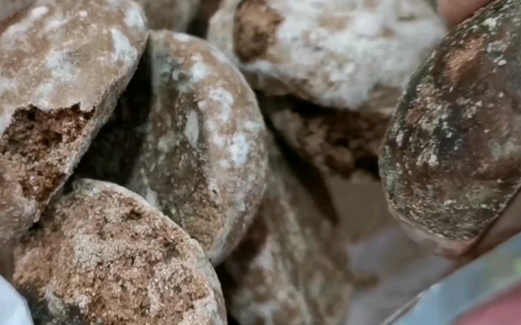 正规超市,买到发霉的饼干!你会怎么做?