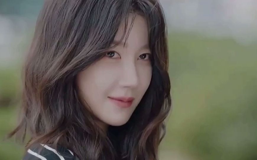 秀莲姐姐霸气回归烟熏妆真的带感一步一个pose好看到炸