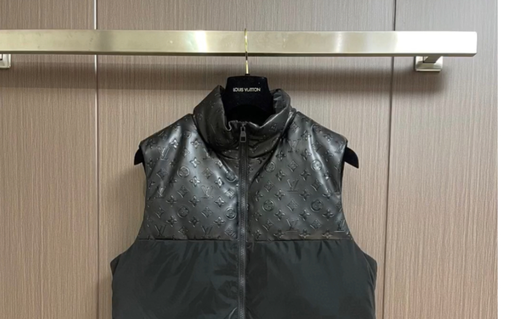 lv路易威登高仿2023秋冬新款羽绒马甲 高标准90白鸭绒,高标准定制