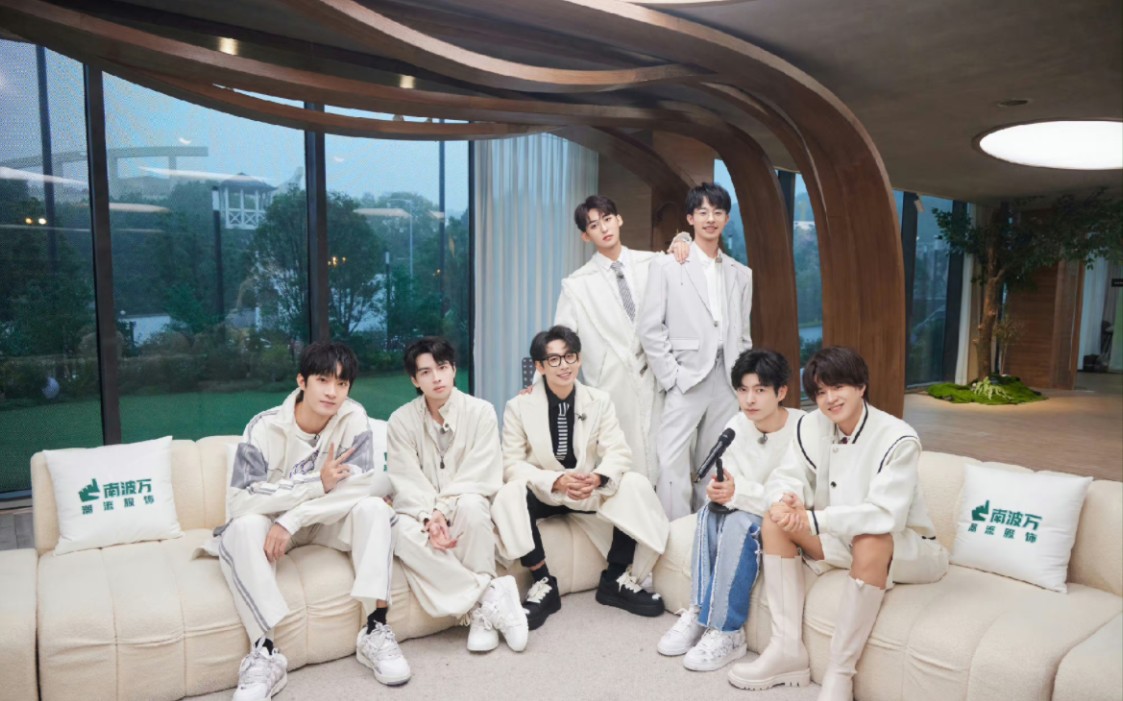 南波万的聚会"双身份狼人杀"游戏规则