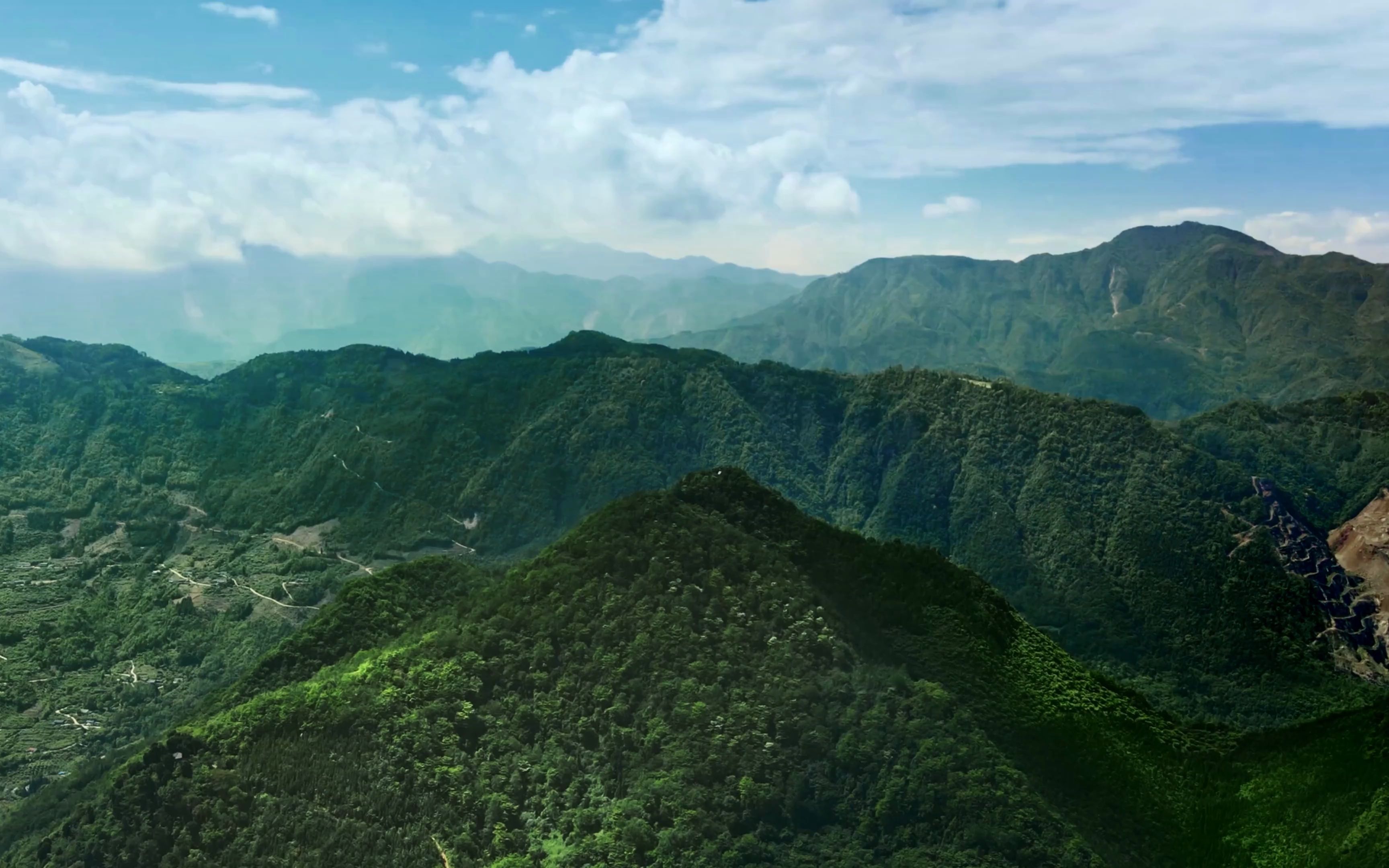 大疆air2航拍群山