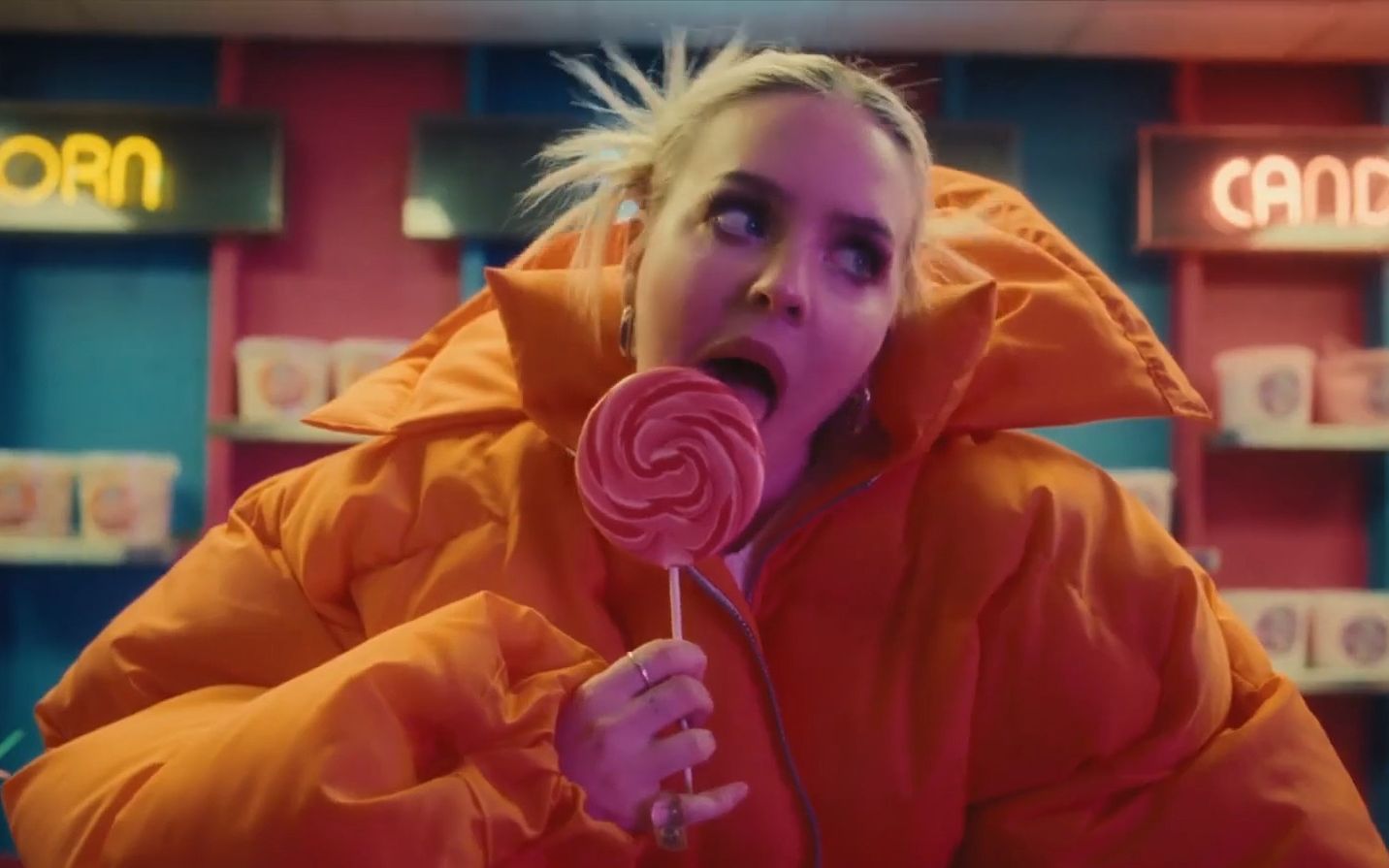 【双语】抛弃悲伤~安姐anne-marie新单《sad b!tch》mv首播!