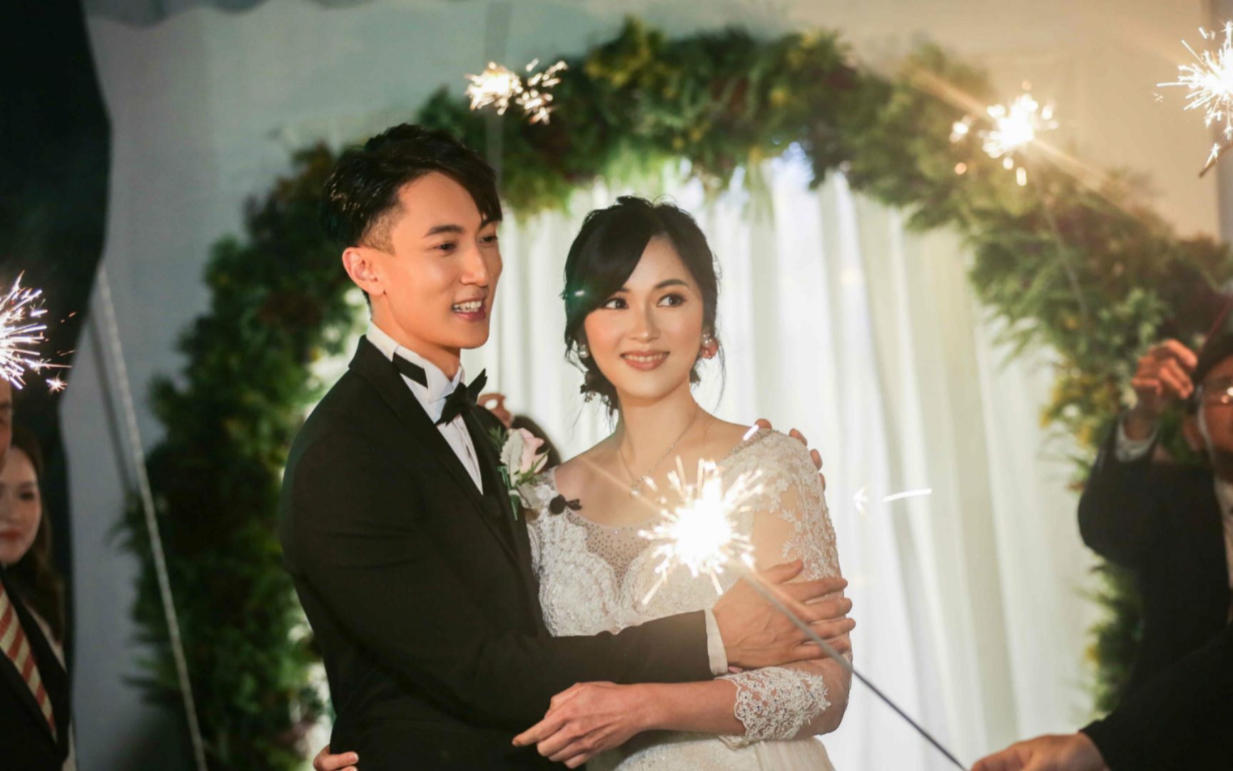 吴尊高浓度撒糖合集,婚礼现场狂撒狗粮,抱起老婆转圈圈!