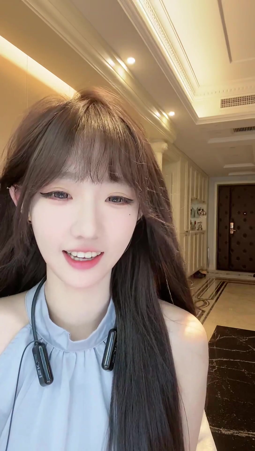 王雨萱 谁能莫名其妙送我个跑车