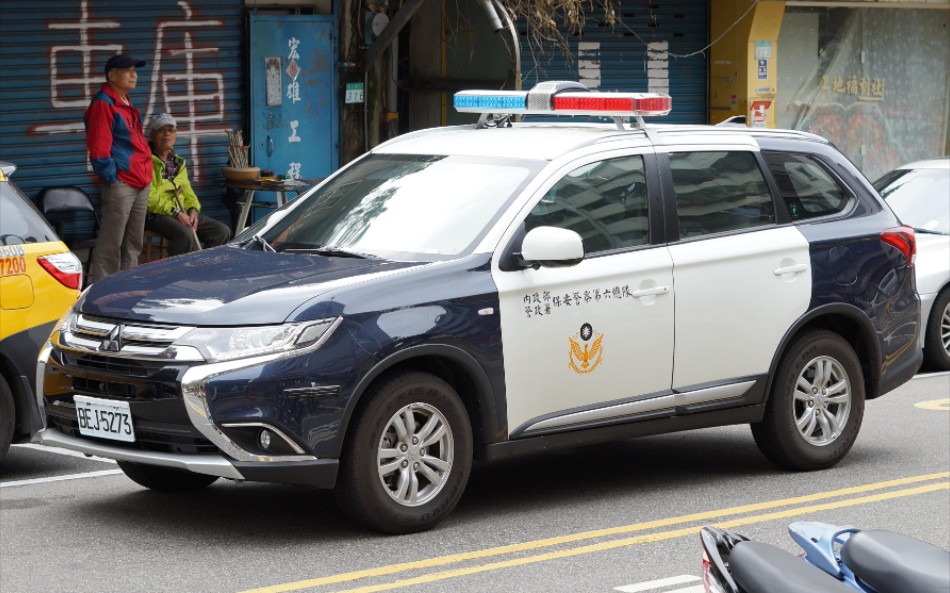 carparking湾湾台北市警车