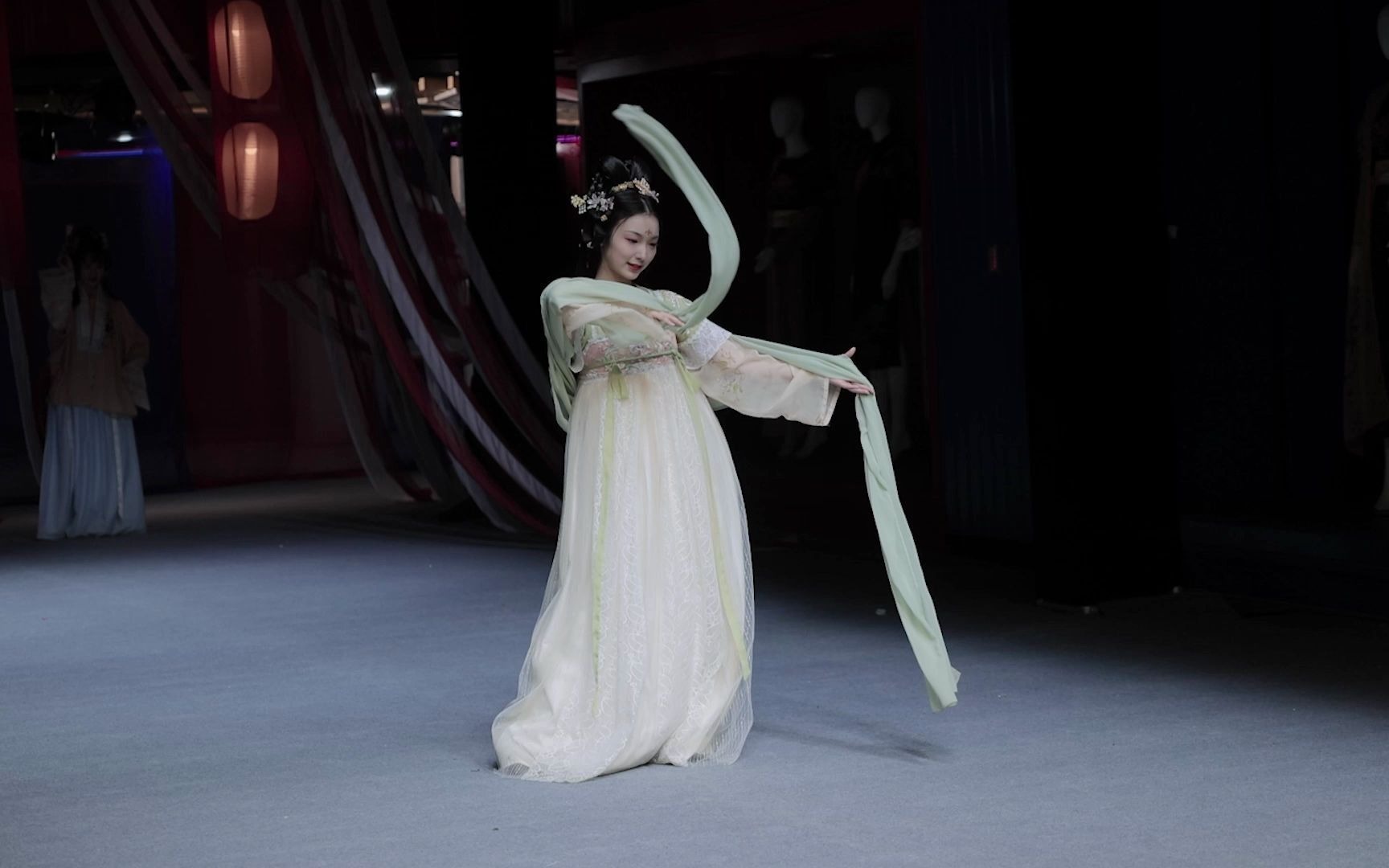 汉尚华莲汉服华裳九州走秀活动