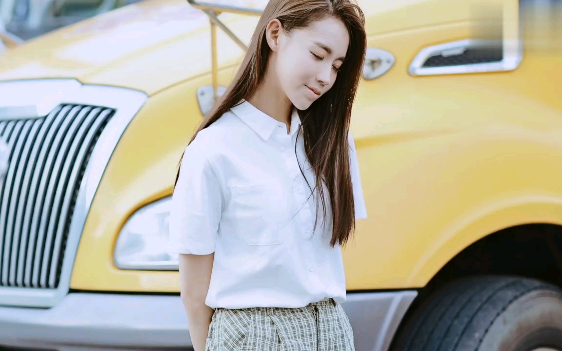 卓舒晨《走着走着花就开了》_哔哩哔哩_bilibili