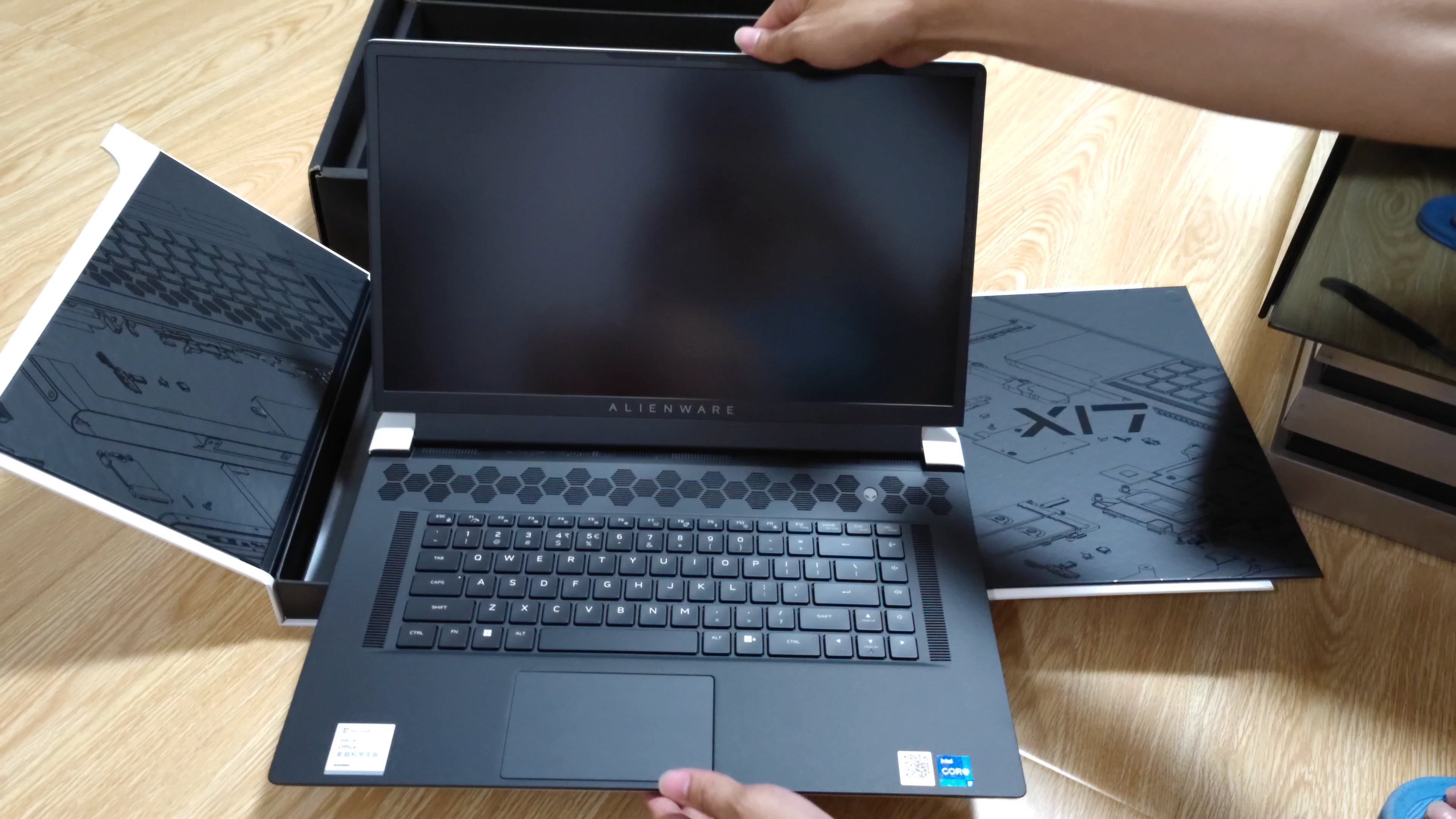 外星人 alienware x17 r2 开箱 4k 60帧