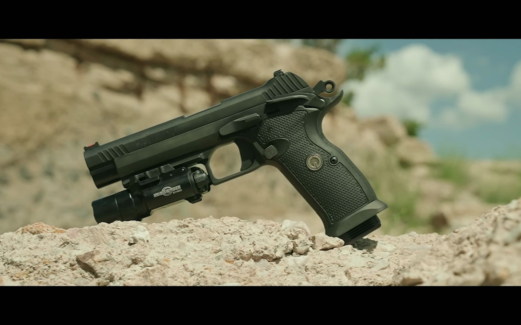 价值 5000 美元的定制sig p210手枪