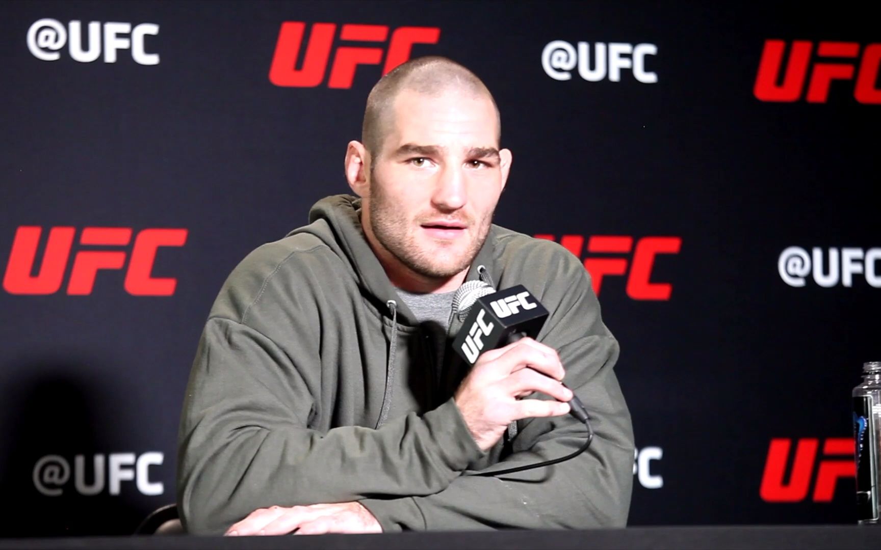 肖恩 斯特里克兰谈 ufc选手是牛和妓女