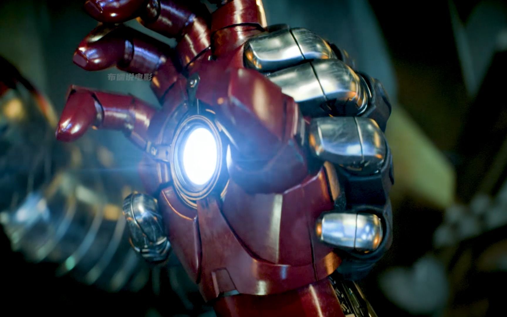 冬兵的麒麟臂真强,徒手捏爆钢铁侠的掌心炮!