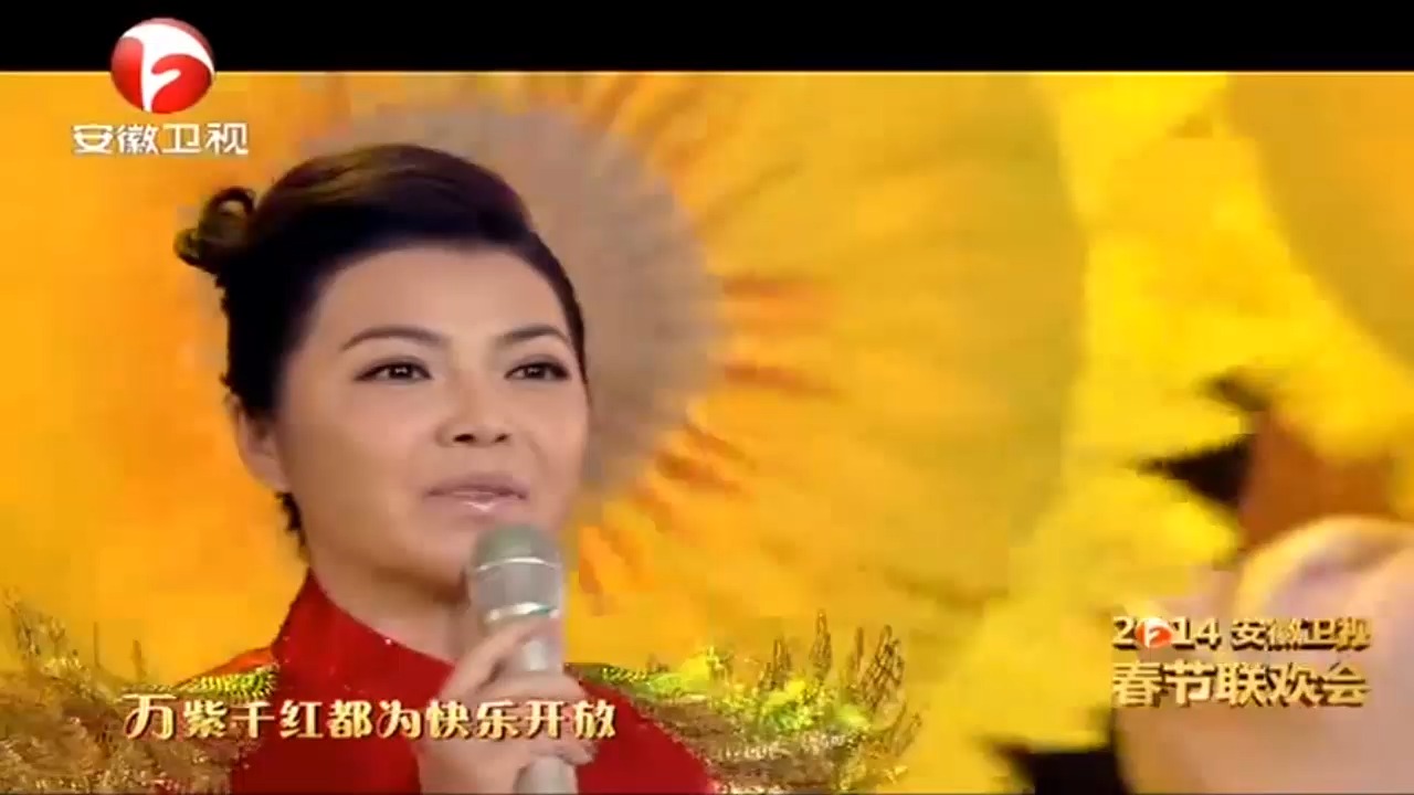 [图]严当当献唱《花开的季节》，嗓音清亮迷人，经典歌曲百听不厌