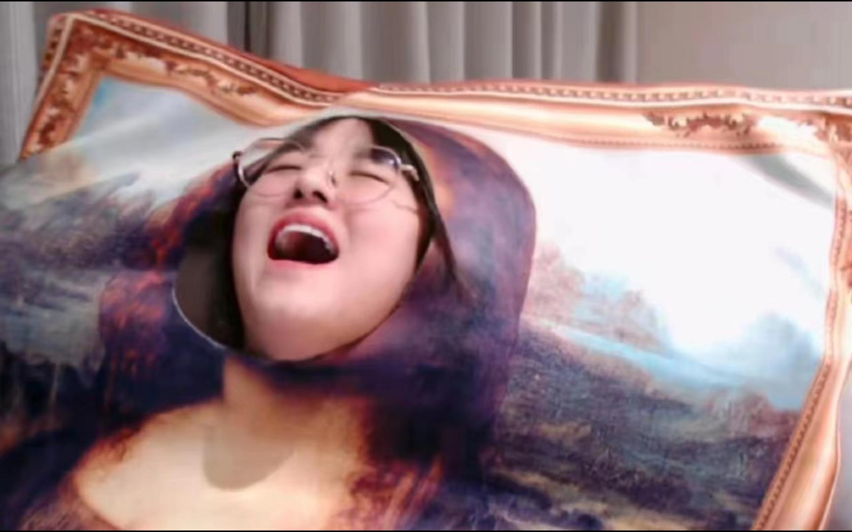 战鹰cos蒙娜丽莎逆天整活:不要尝试分析你的鹰姐,你是分析不透的!