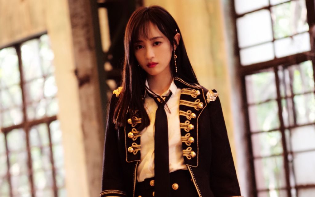 黄婷婷羞耻爆棚的二期生首推之歌一起努力那不是我的是曾艳芬的