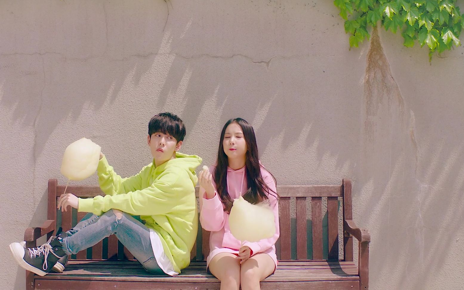 韩国歌手朴经(block b)&银河(gfriend)- 自卑情结