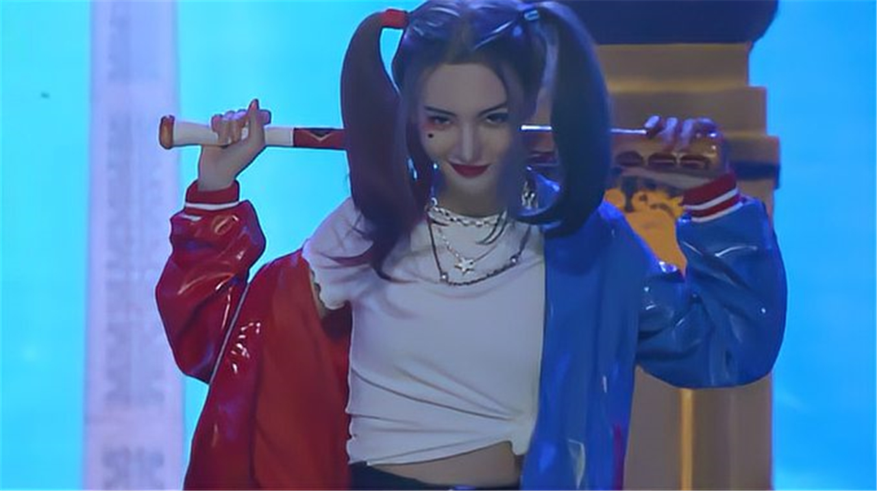 金晨cos小丑女,本以为够惊艳了,不料锤娜丽莎一出燃炸全场!