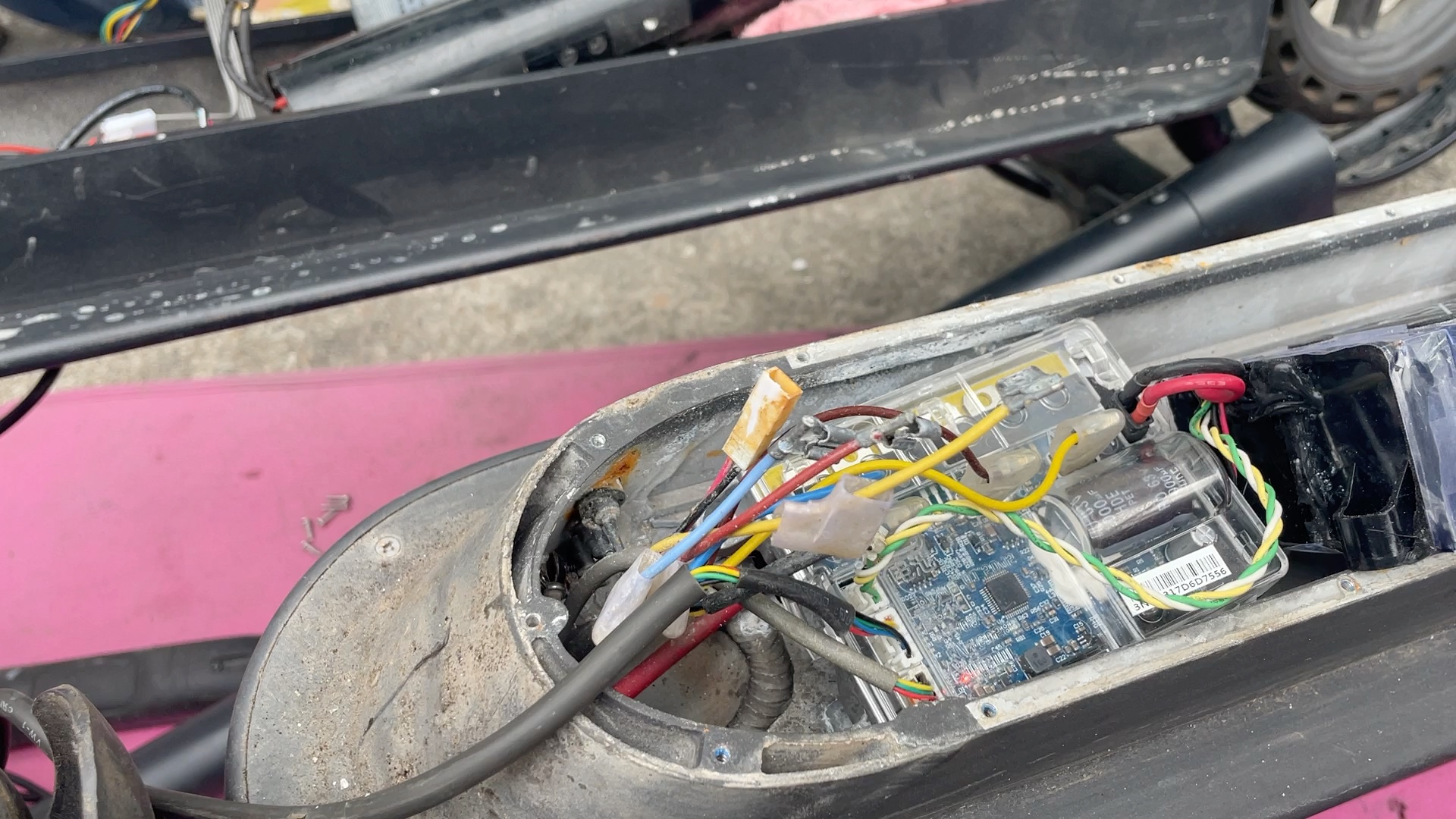 电动滑板车米家智能滑板车1s pro滑板车不开机不充电电池主板电机维修