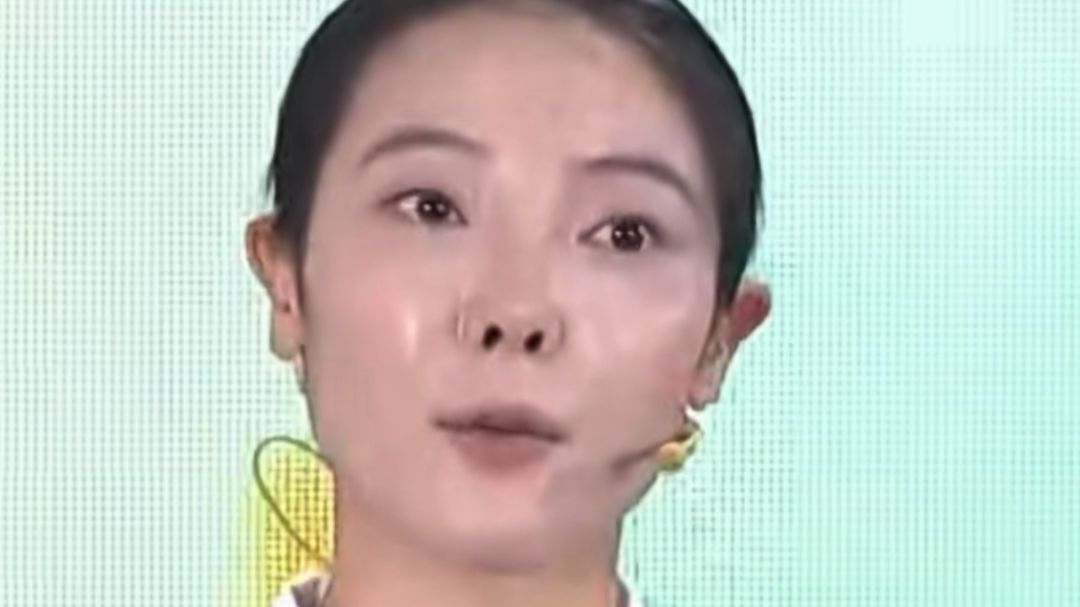 河南姑娘李富贵登上2026年中国文明乡风大会演讲，带百名老人靠手工赚钱 有人月入过万