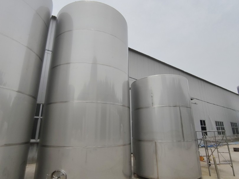 立式不锈钢储罐,sus食品级304材质,10吨20吨30吨40吨50吨60吨80吨100