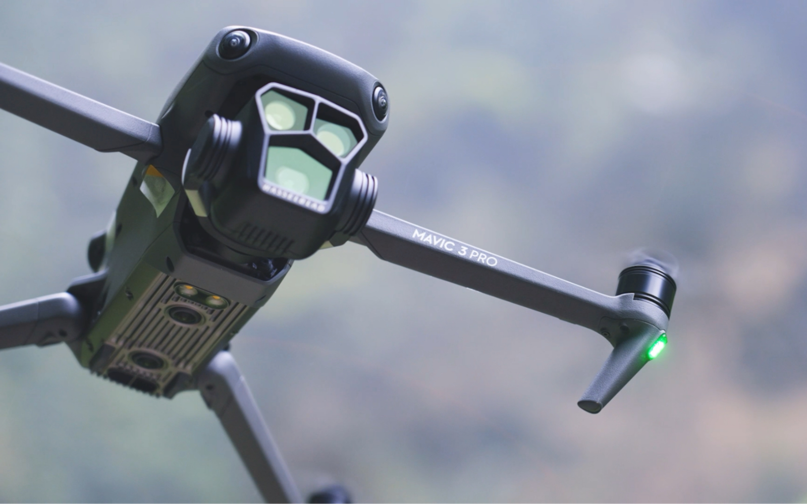 感受dji mavic 3 pro 三摄旗舰无人机,光影三重奏