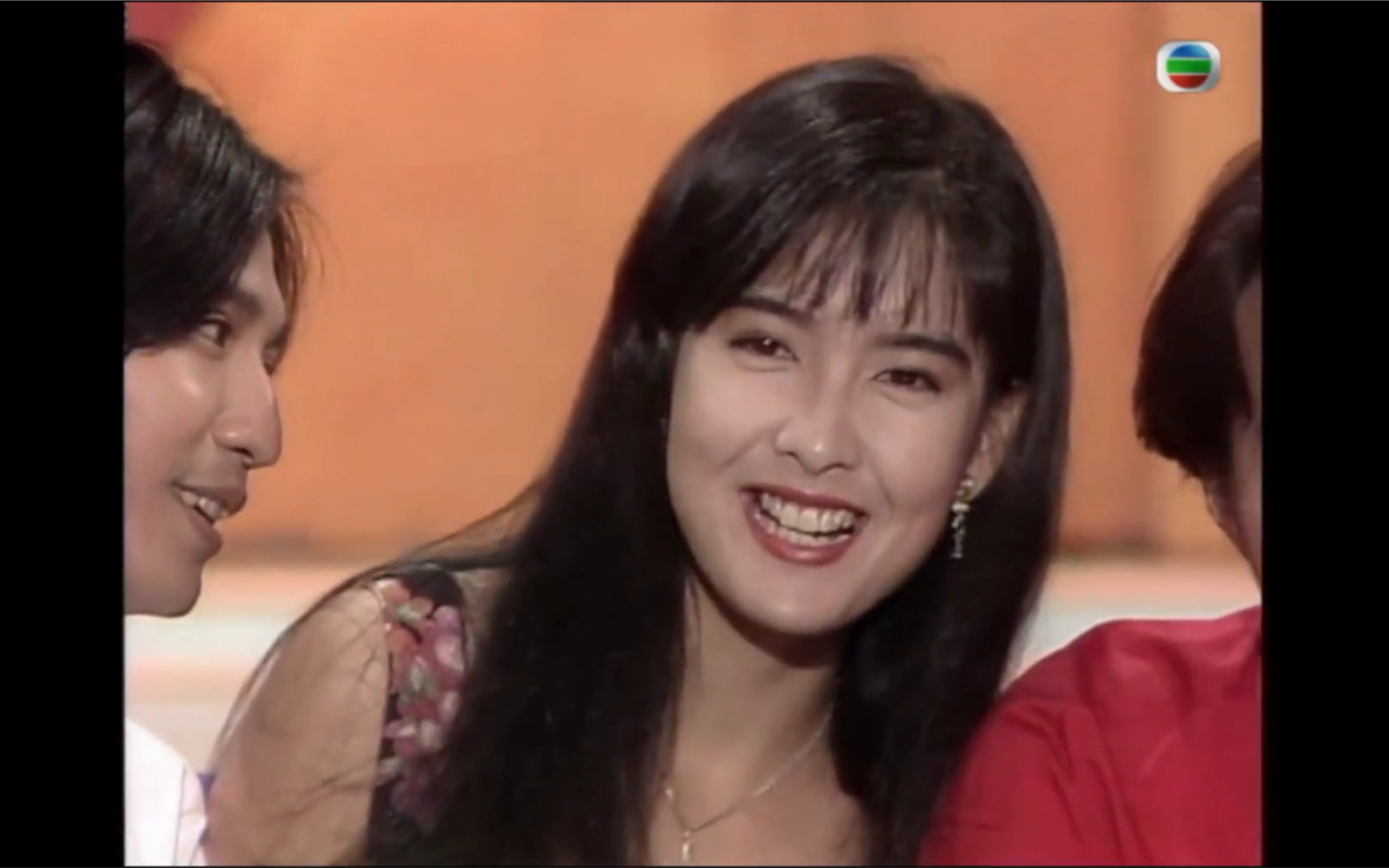 周慧敏 beyond 节目 1080p 1991 没字幕,听不懂就看看颜_哔哩哔哩