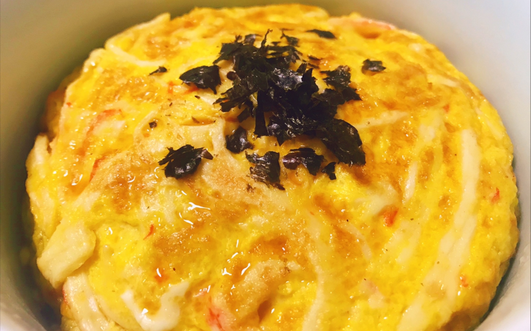 做一碗和天津没关系的天津饭又名蟹柳滑蛋盖饭吃,搭配好喝的鸡汤