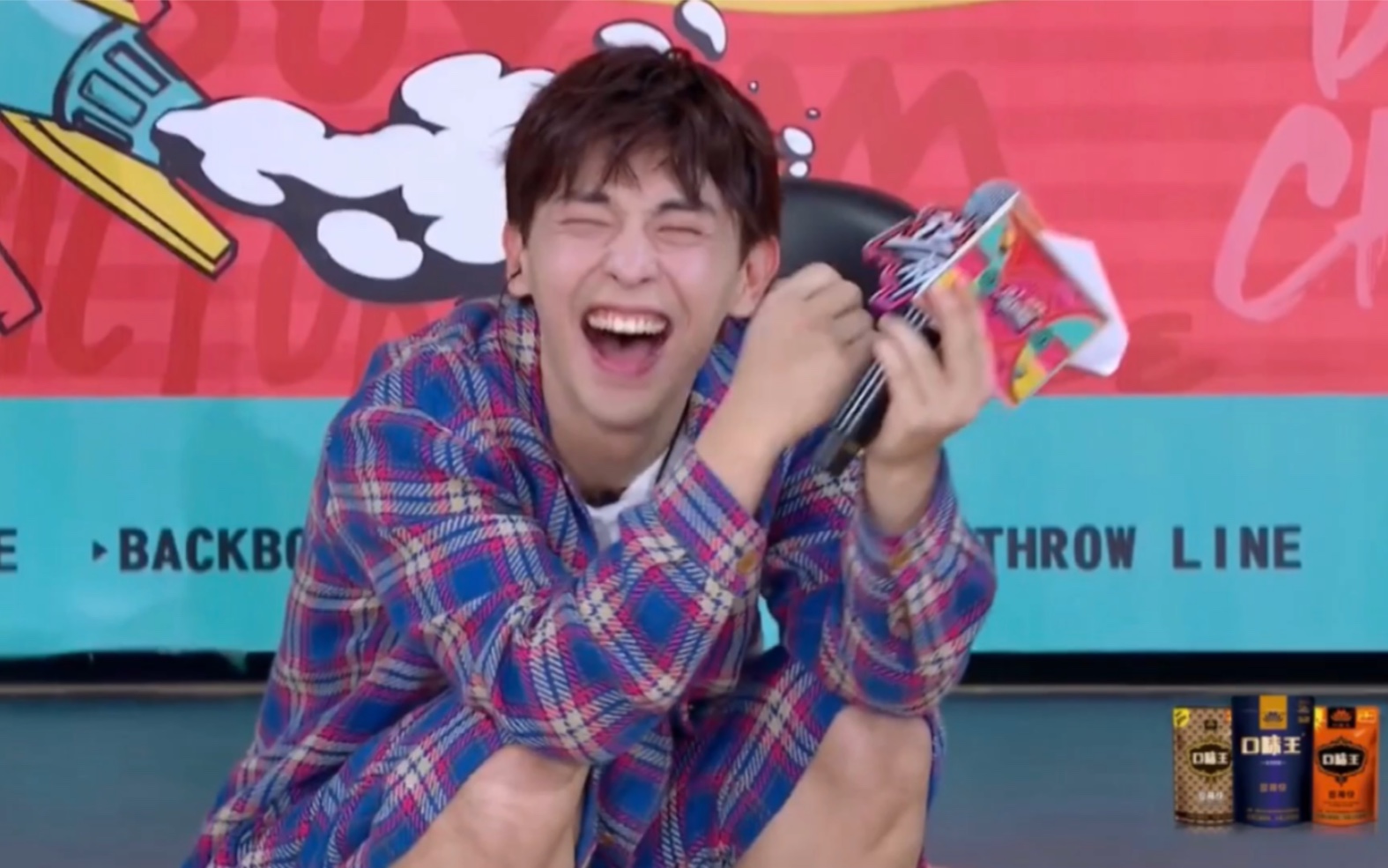 选手吐槽这就是灌篮节目组,邓伦笑到直不起腰