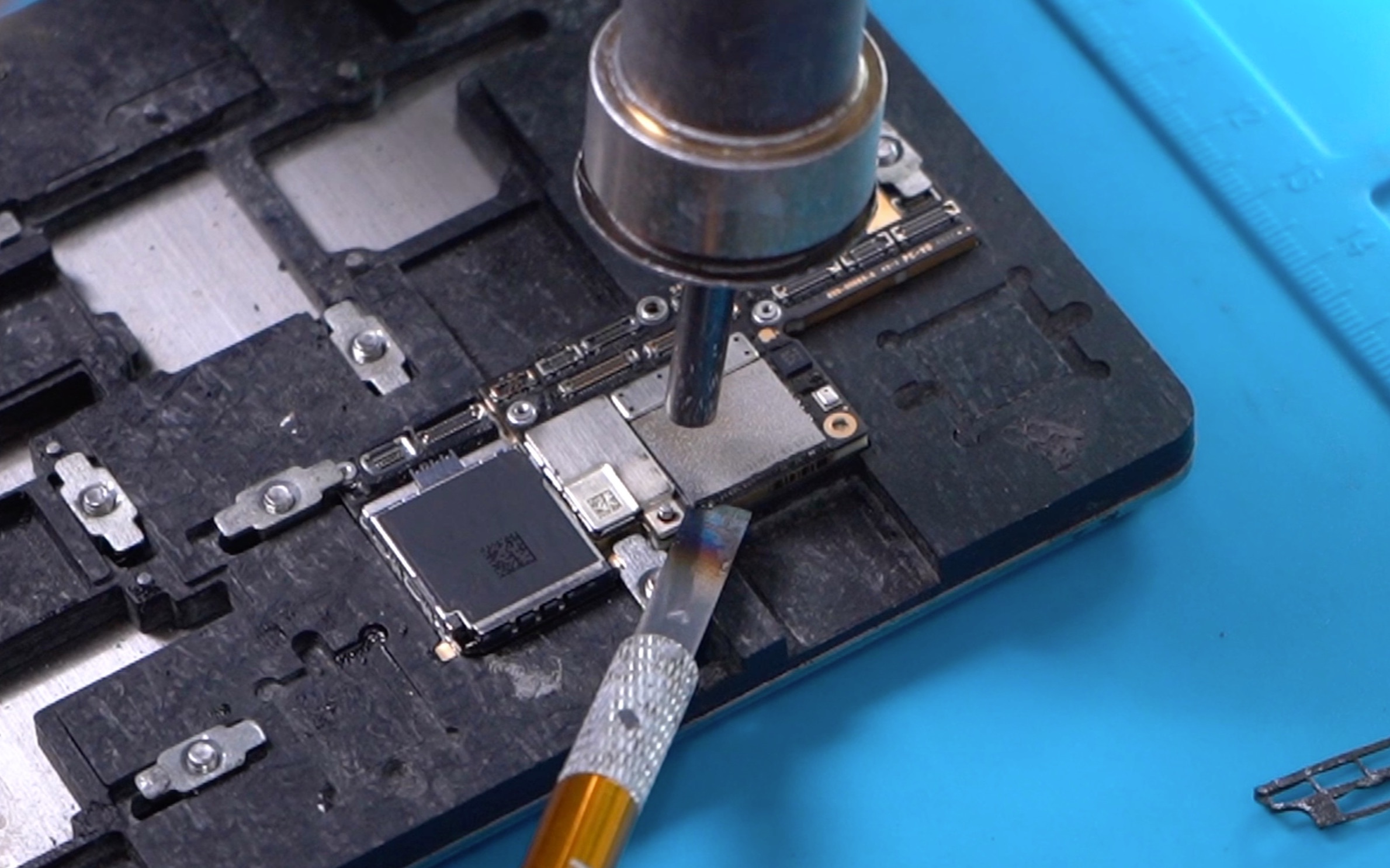 手机维修iphonex维修案例死机重启