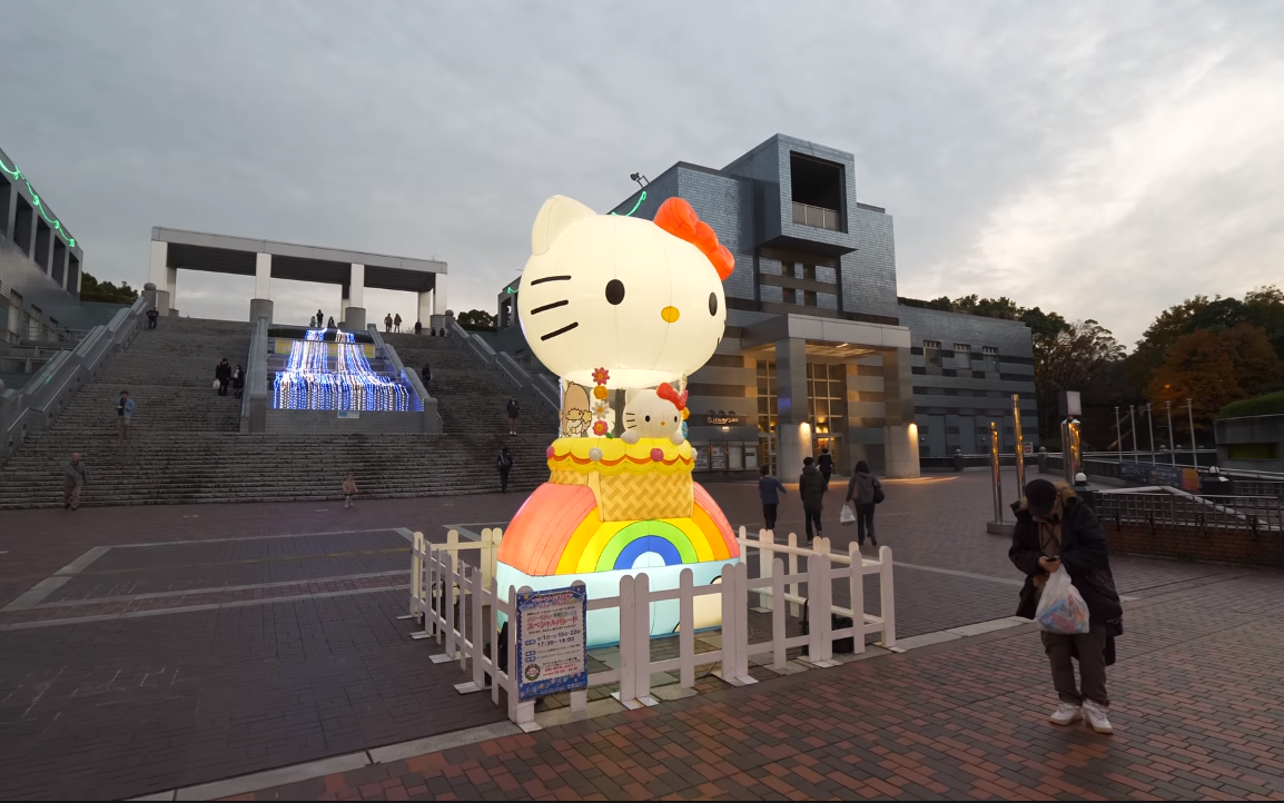 【云旅游】- 多摩市的hello kitty小镇灯饰