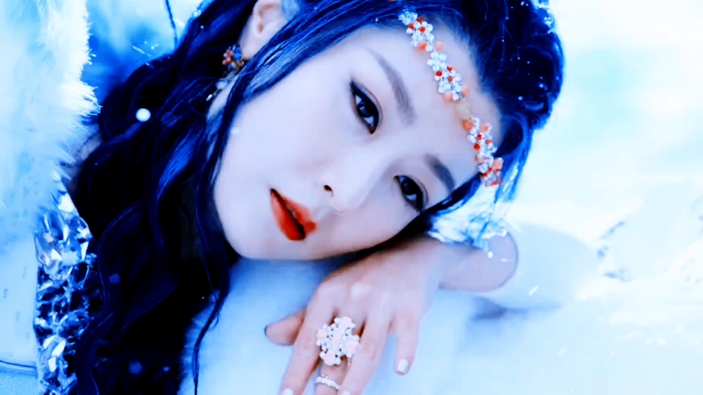 【白冰|莲姬】这是什么神仙颜值! ,雪地里跳舞好美.