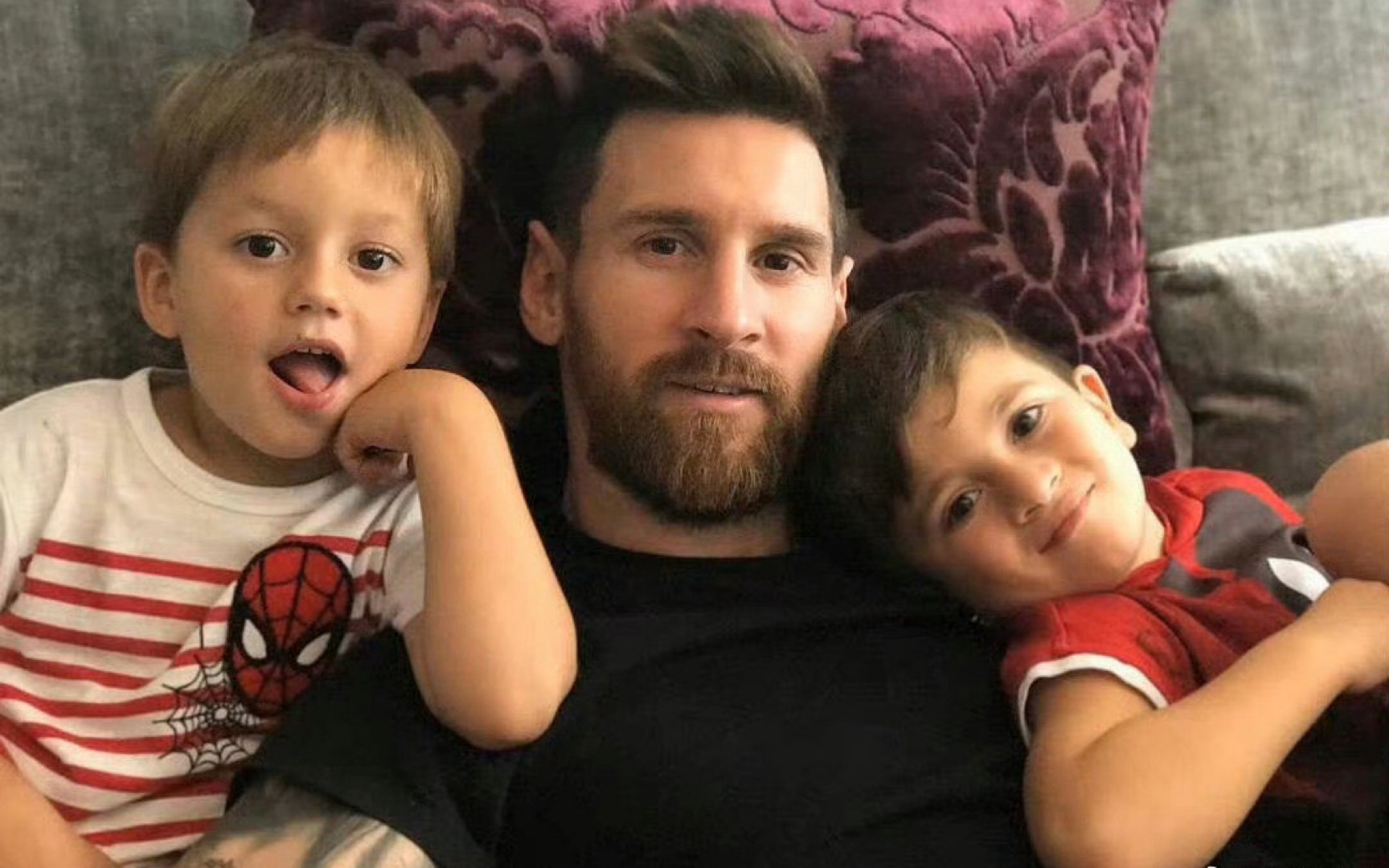 球王梅西有多爱蒂亚戈 蒂亚戈的出生改变了梅西 即是父子 也像好兄弟