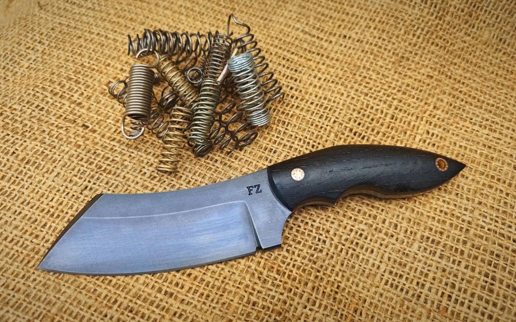 原视频youtube 锻刀大师用一束弹簧制成乌兹钢制作超级锋利的刀