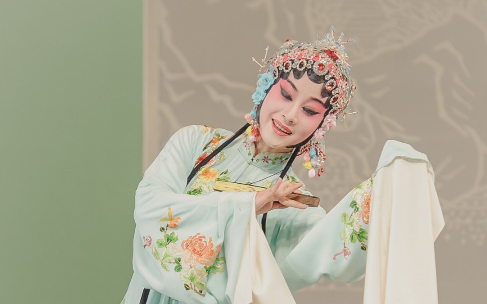 【罗晨雪】昆曲《牡丹亭·寻梦》"忒忒令"