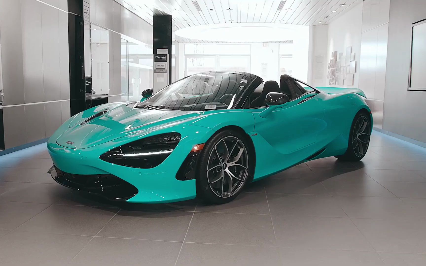 2.8秒破百,2023款迈凯伦720s青色外观太帅了